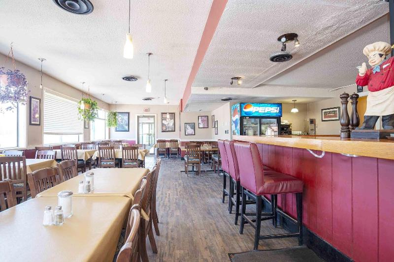 فندق Sandman Inn Blue River