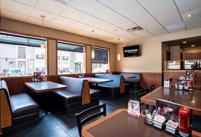 호텔 Sandman Inn Kamloops