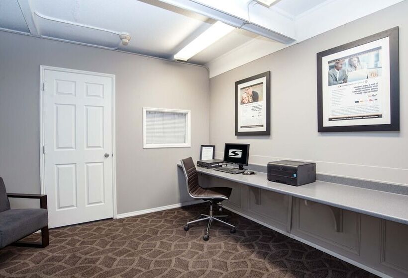 호텔 Sandman Inn Kamloops