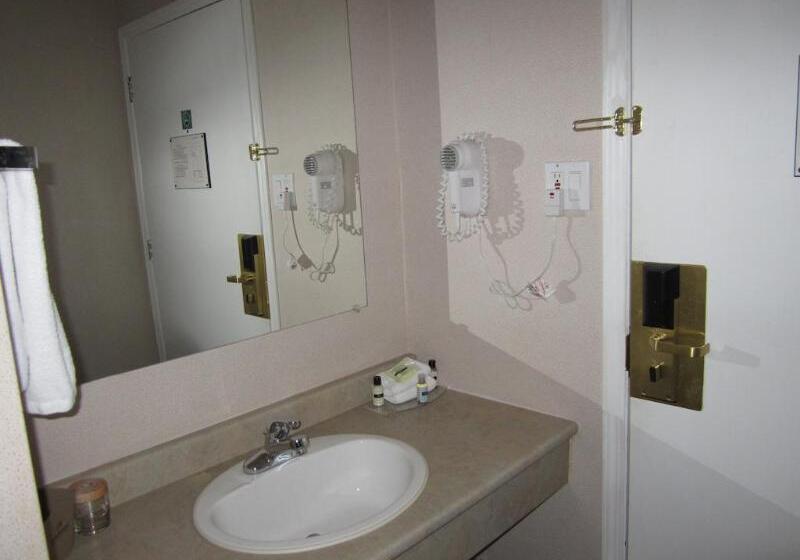 호텔 Sandman Inn Kamloops