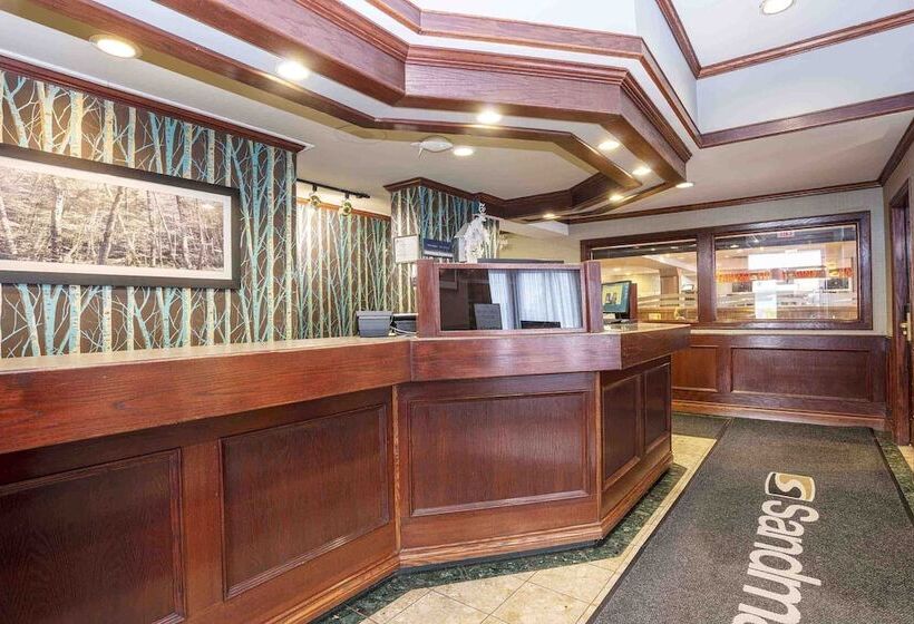 Sandman Hotel Terrace