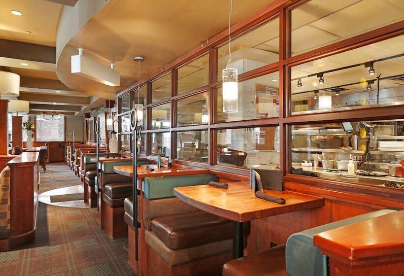 Sandman Hotel Vancouver Airport