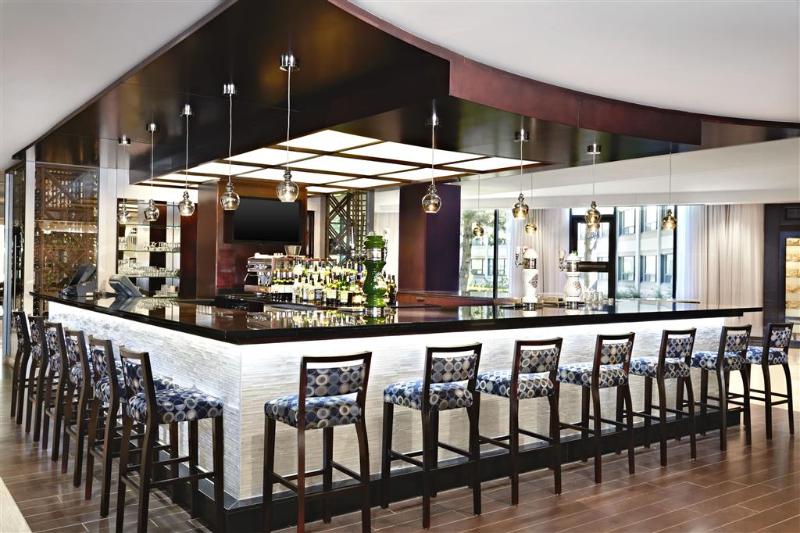 Отель Sheraton Montreal Airport