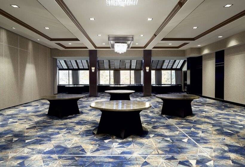 Отель Sheraton Montreal Airport