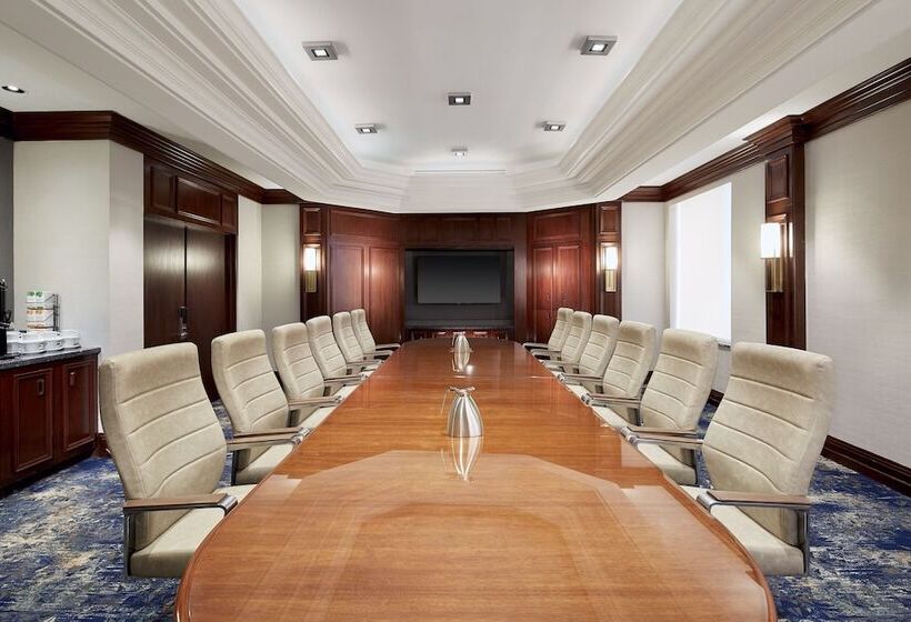 Отель Sheraton Montreal Airport