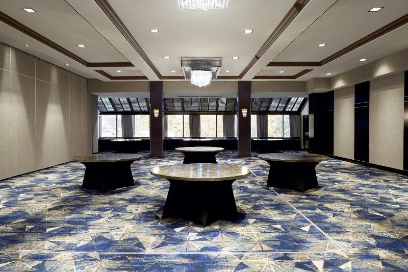 Отель Sheraton Montreal Airport