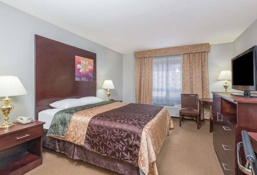 فندق Super 8 By Wyndham Innisfail