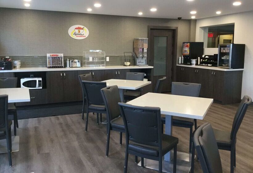 فندق Super 8 By Wyndham Lethbridge
