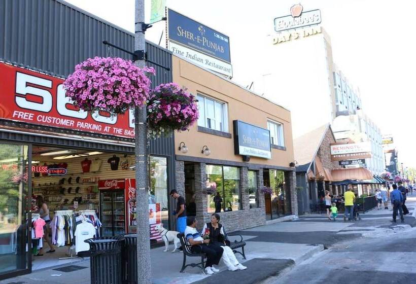 酒店 The Falls Family Lodge