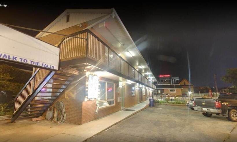 酒店 The Falls Family Lodge