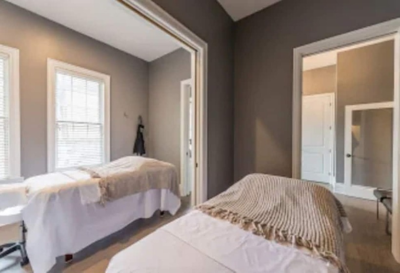 فندق Idlewyld Inn & Spa