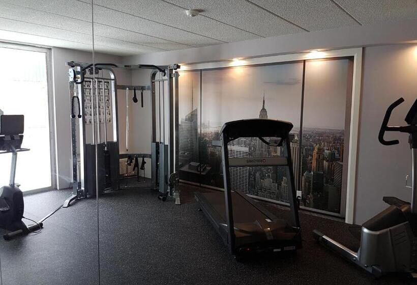 هتل Days Inn By Wyndham Sudbury & Conference Centre