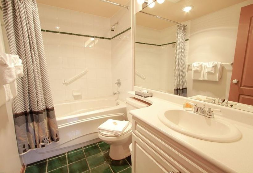 ホテル Town Plaza Suites By Golden Dreams