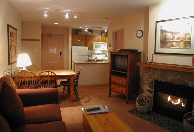 ホテル Town Plaza Suites By Golden Dreams