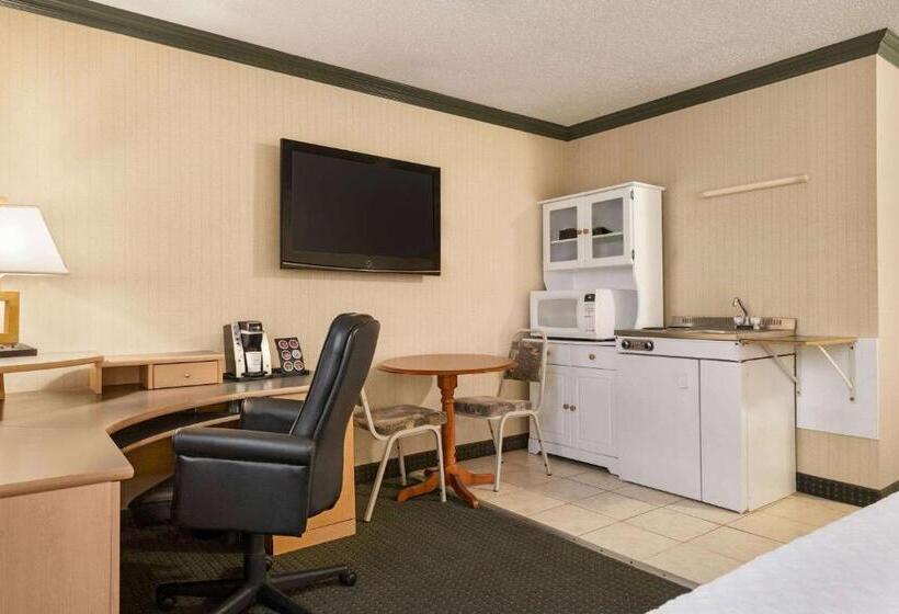 בית מלון כפרי Travelodge By Wyndham Dawson Creek