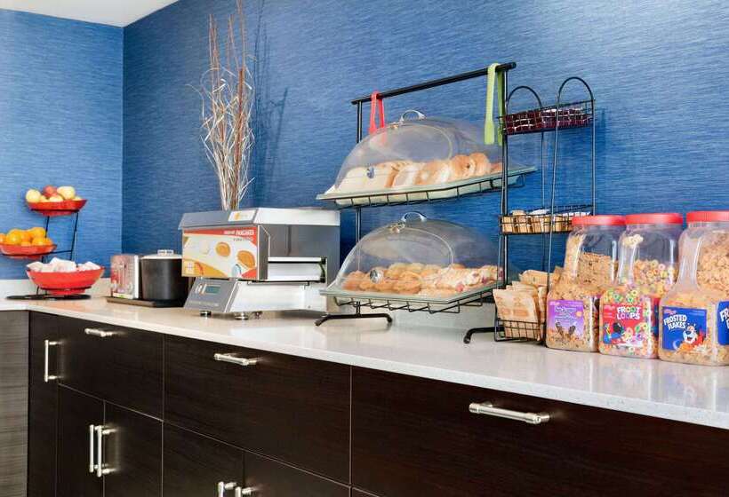 호텔 Travelodge By Wyndham Windsor