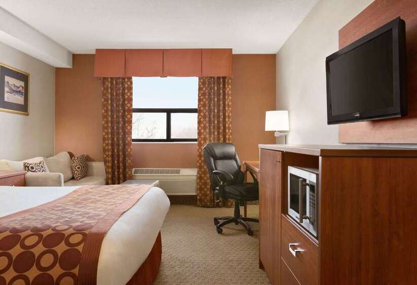 هتل Travelodge By Wyndham Windsor
