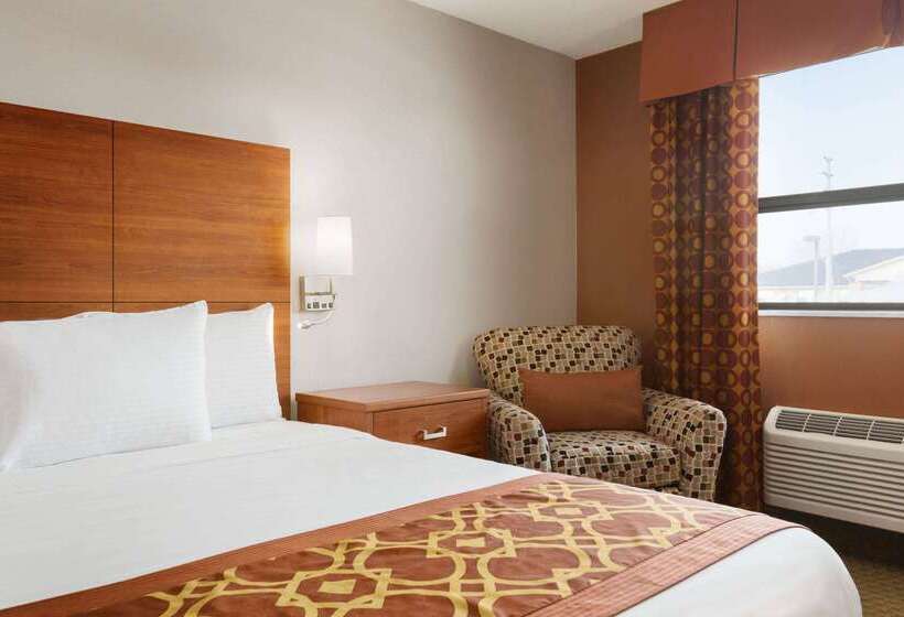 هتل Travelodge By Wyndham Windsor