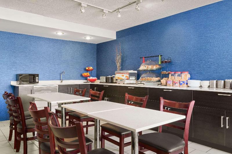 호텔 Travelodge By Wyndham Windsor