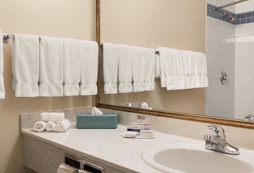 فندق Travelodge Calgary University