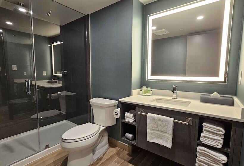 Vittoria Hotel & Suites