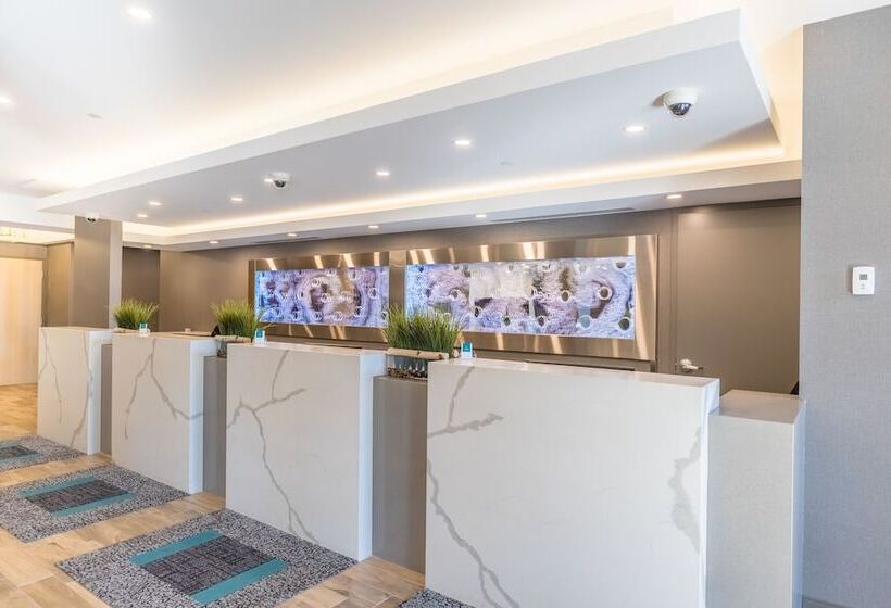 Vittoria Hotel & Suites