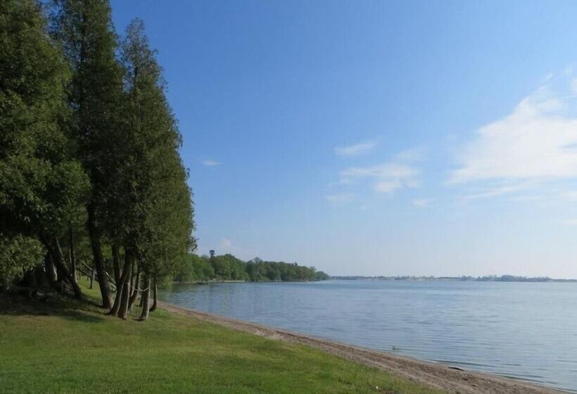 Isaiah Tubbs Resort & Conference Centre