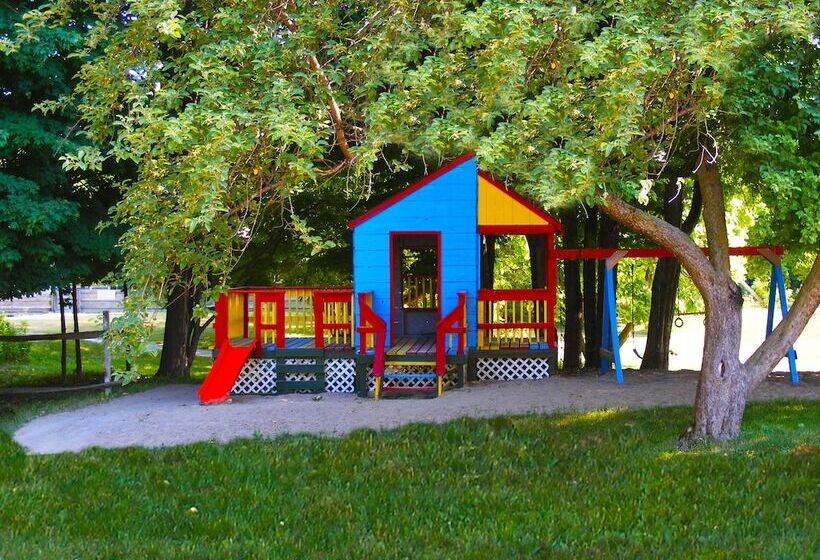 Isaiah Tubbs Resort & Conference Centre