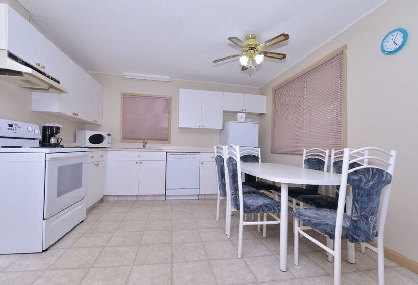 모텔 Canadas Best Value Inn & Suites Vernon