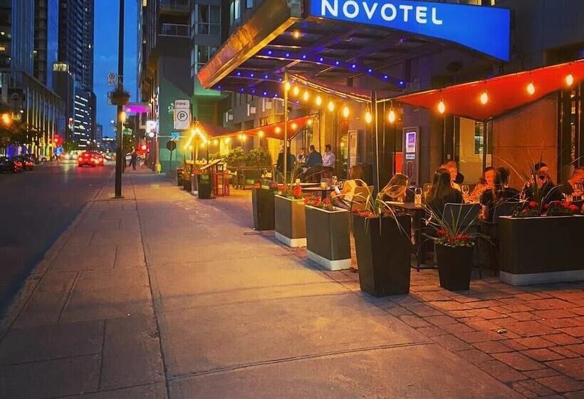 Novotel Montreal Center