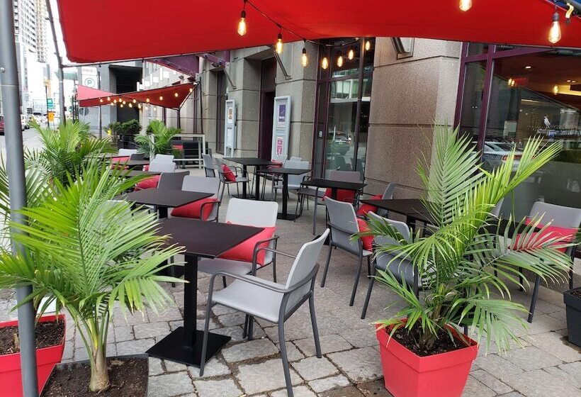 Novotel Montreal Center