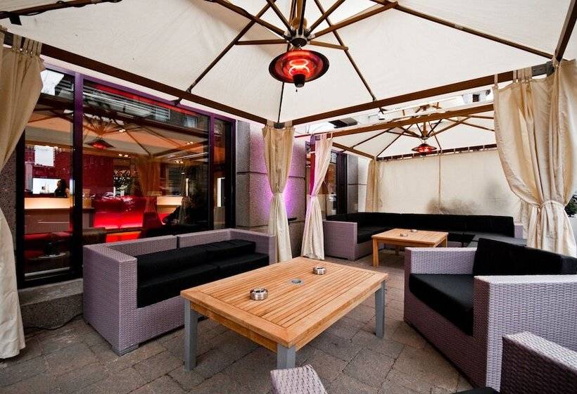 Novotel Montreal Center