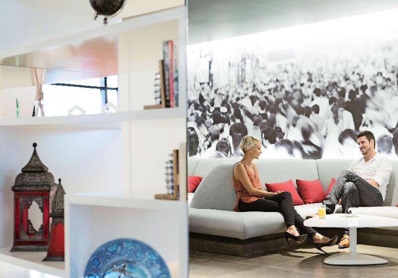 Novotel Montreal Center