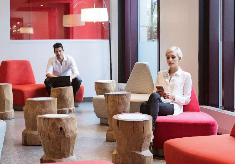 Novotel Montreal Center