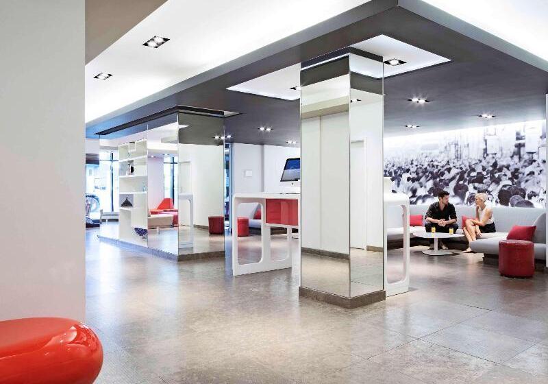 Novotel Montreal Center