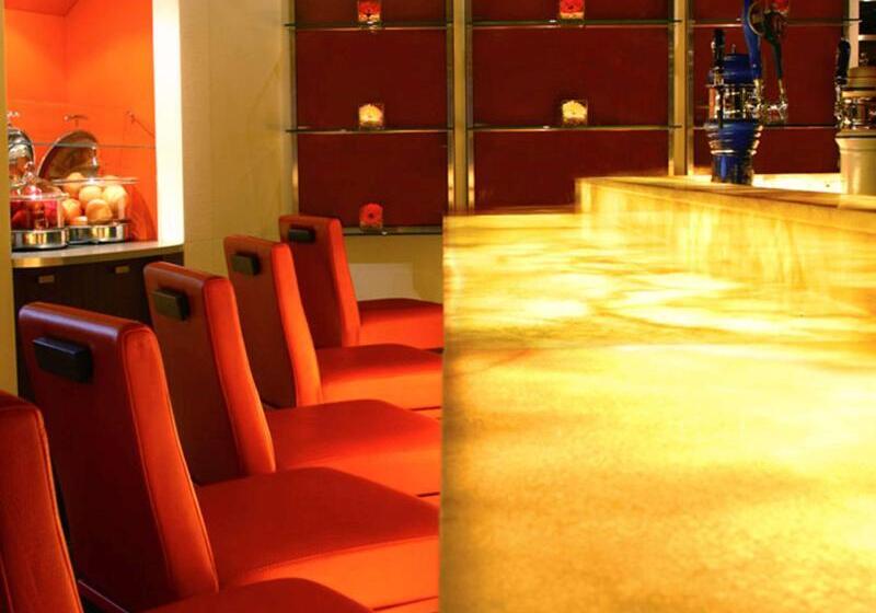 Novotel Montreal Center