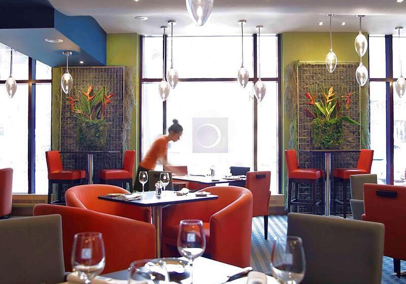 Novotel Montreal Center