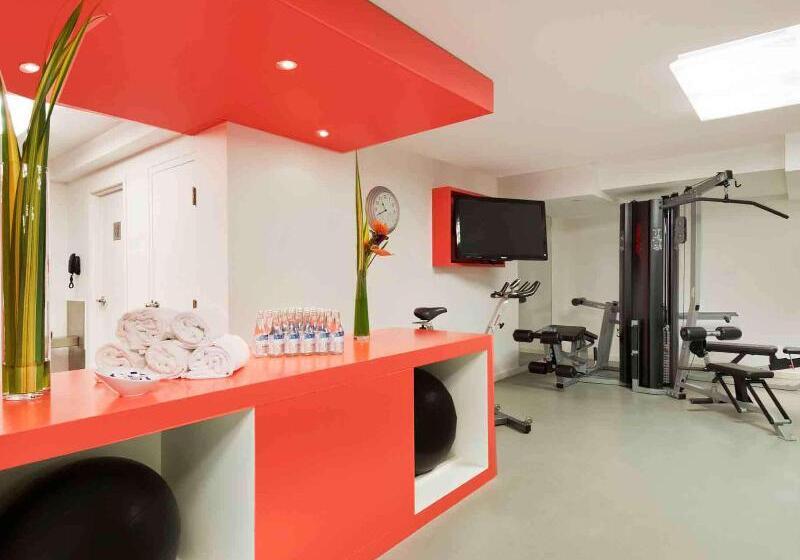 Novotel Montreal Center