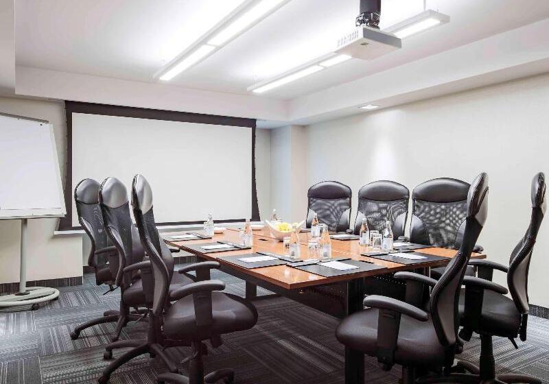 Novotel Montreal Center