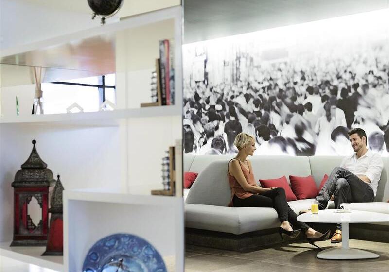 Novotel Montreal Center