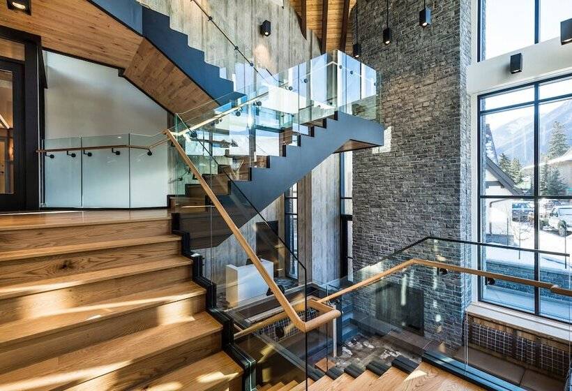 Peaks Hotel And Suites