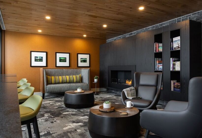 Peaks Hotel And Suites