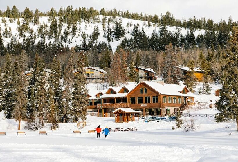 استراحتگاه Pyramid Lake Lodge