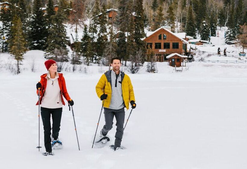 استراحتگاه Pyramid Lake Lodge