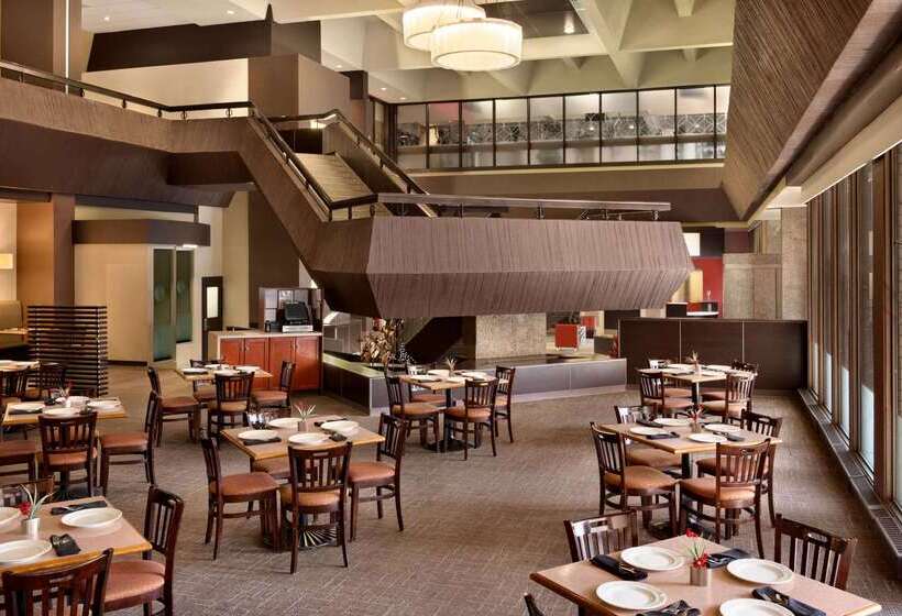 אתר נופש Ramada Plaza By Wyndham Regina Downtown