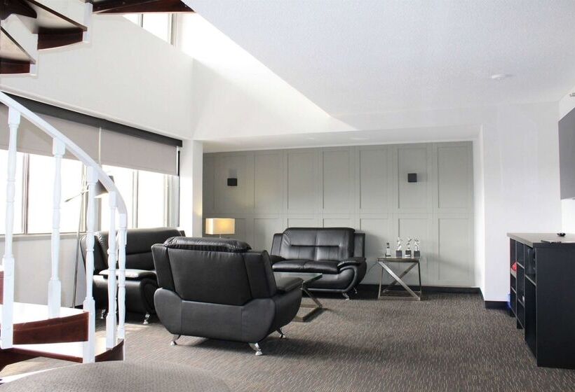 אתר נופש Ramada Plaza By Wyndham Regina Downtown