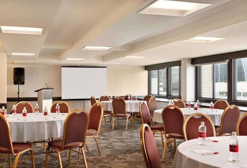 אתר נופש Ramada Plaza By Wyndham Regina Downtown