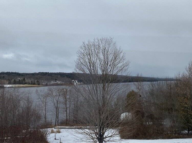 Riverside Resort & Conference Centre