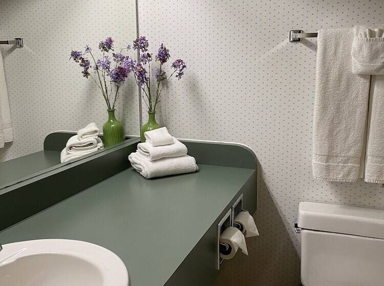 Riverside Resort & Conference Centre