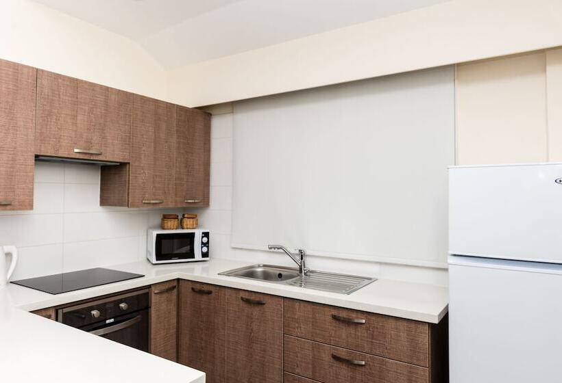 Helios Bay Hotel And Suites